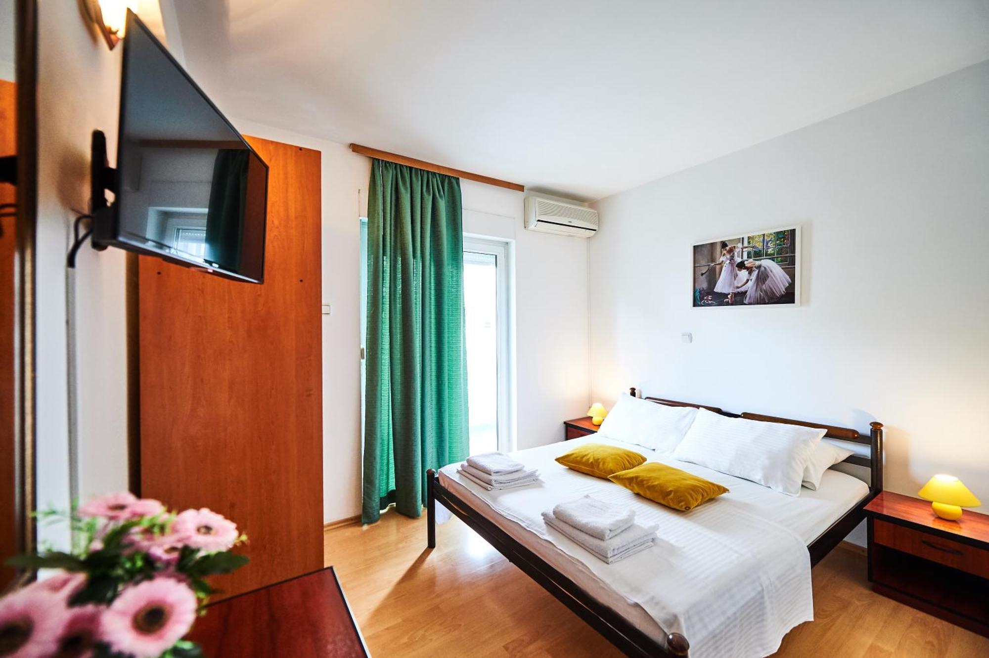 Family Apartments Mont Будва Екстер'єр фото