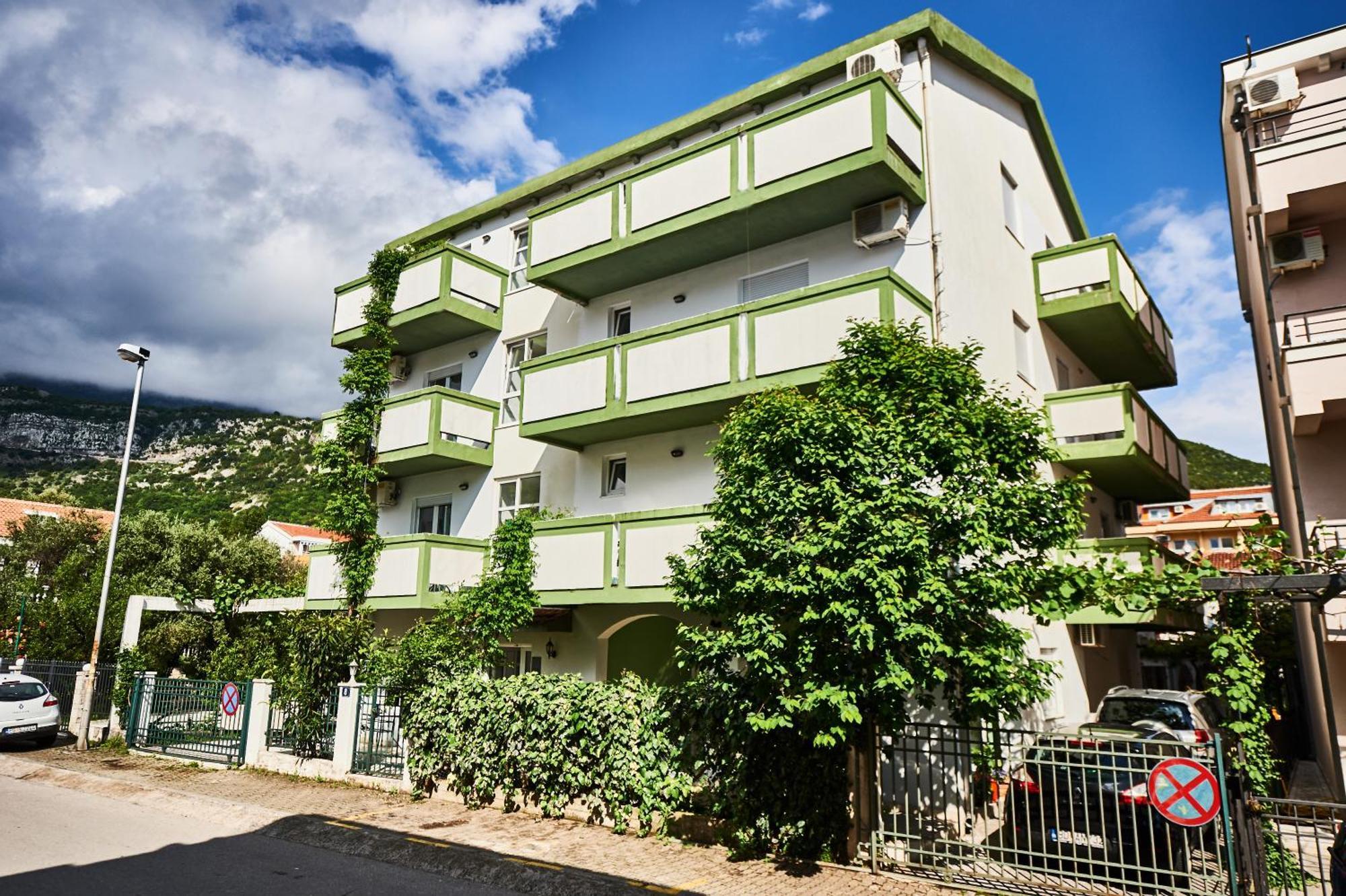 Family Apartments Mont Будва Екстер'єр фото