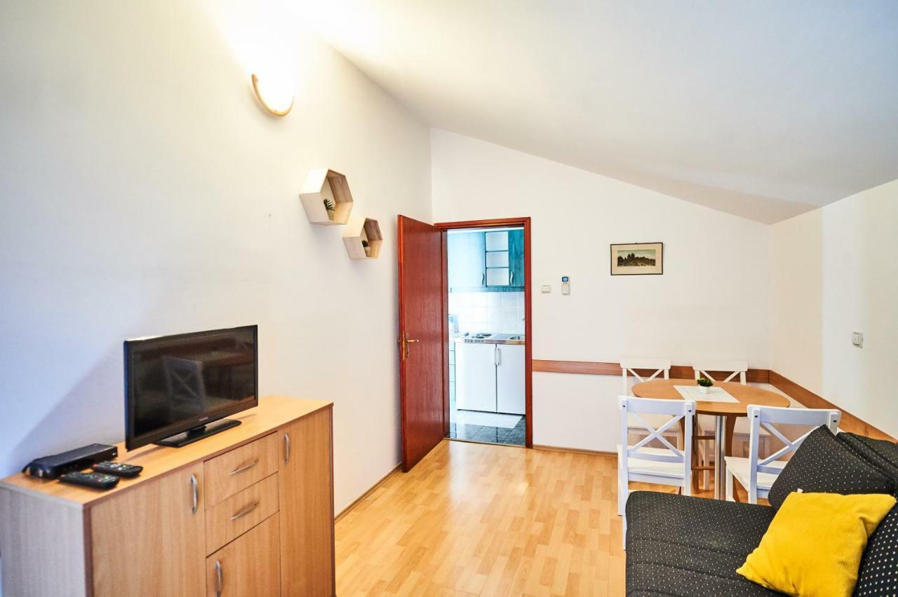 Family Apartments Mont Будва Екстер'єр фото