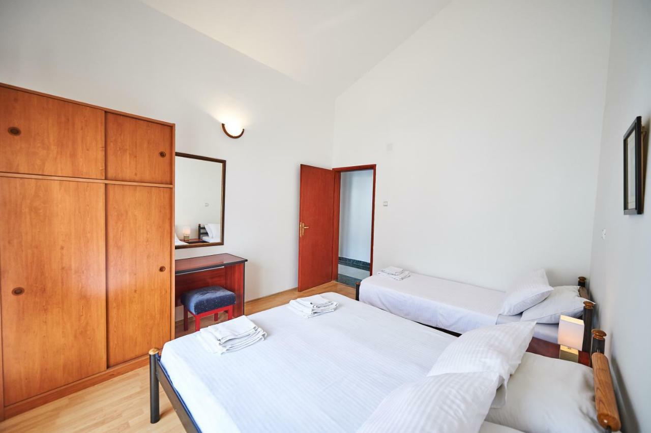 Family Apartments Mont Будва Екстер'єр фото